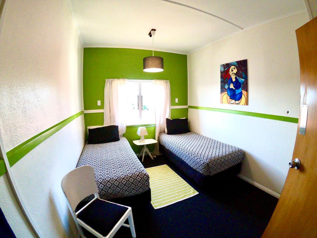 Ducks & Drakes Boutique Motel & Backpackers ニュープリマス エクステリア 写真