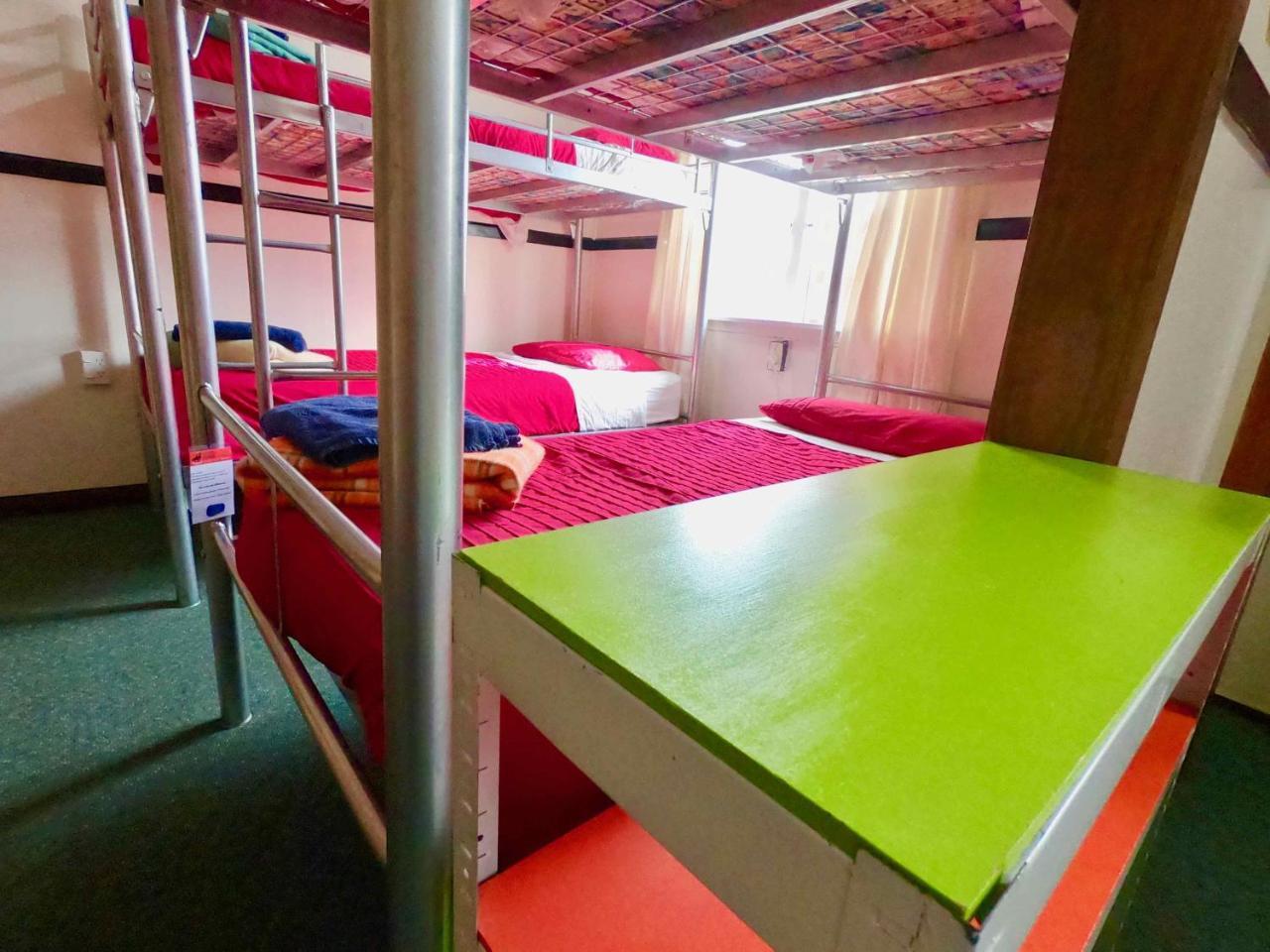 Ducks & Drakes Boutique Motel & Backpackers ニュープリマス エクステリア 写真