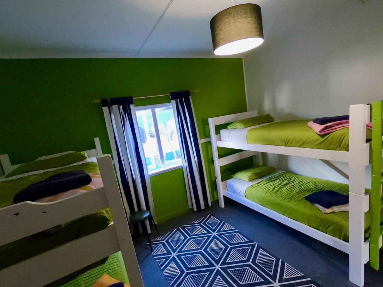 Ducks & Drakes Boutique Motel & Backpackers ニュープリマス エクステリア 写真